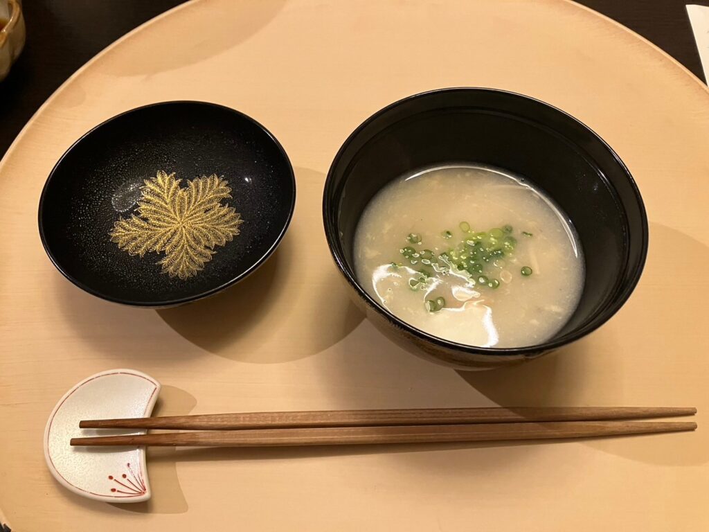 その後は夕食。九谷焼の小皿が綺麗。