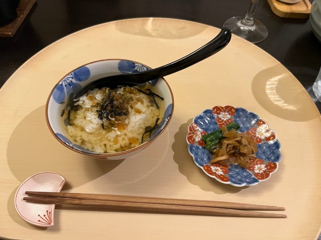 その後は夕食。九谷焼の小皿が綺麗。