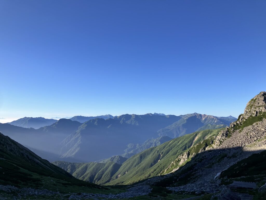 一ノ越山荘からの早朝の眺め