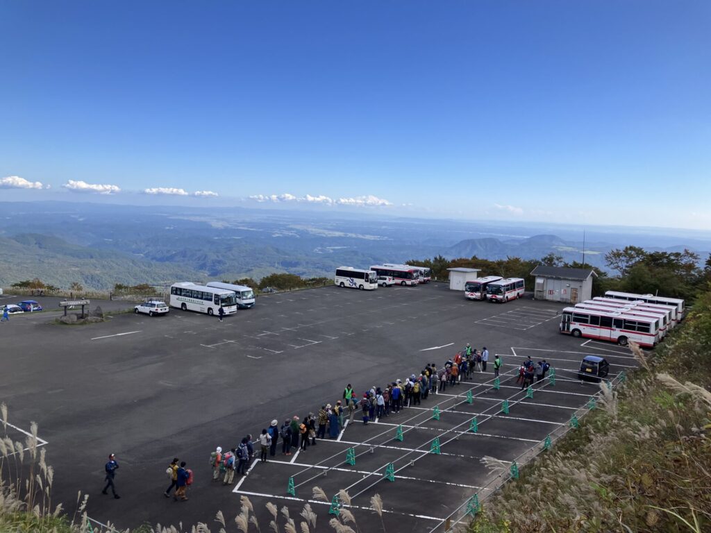 いわかがみ平のバス駐車場